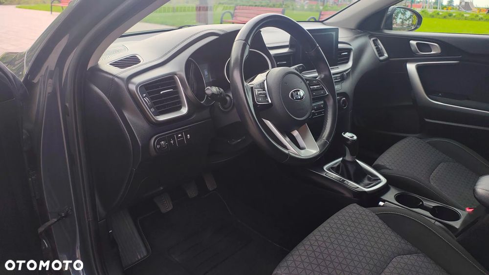 Kia Ceed 1.4 L - 14