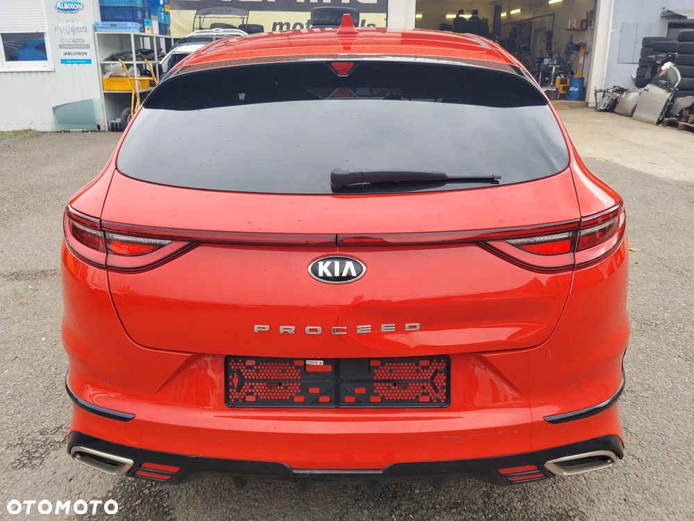 Kia ProCeed 1.6 T-GDI GT DCT - 15