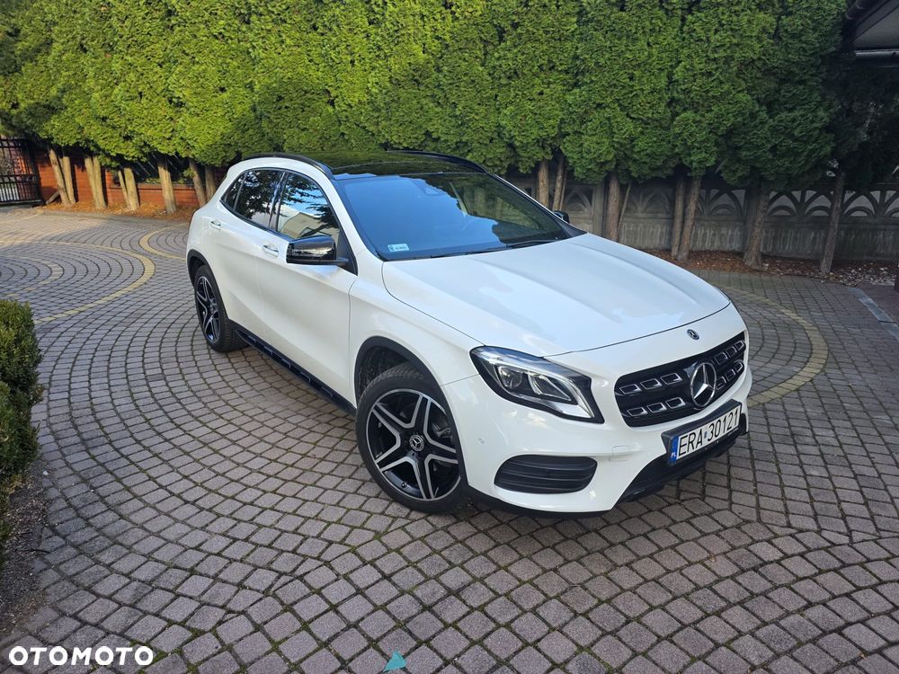 Mercedes-Benz GLA - 1