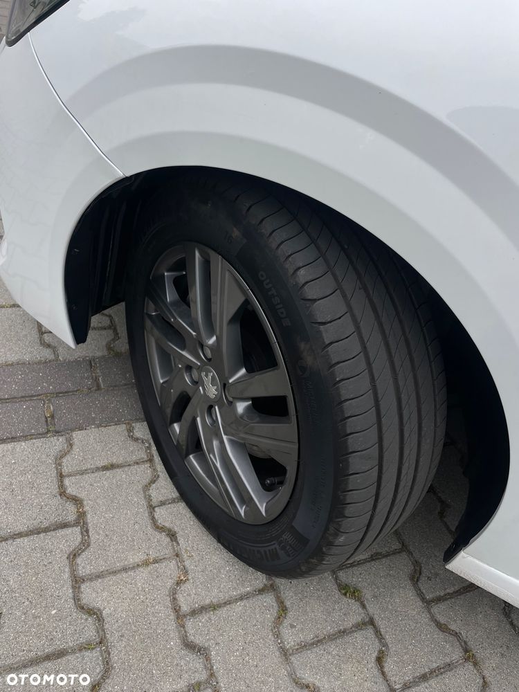 Peugeot 208 PureTech 100 GT Pack - 14