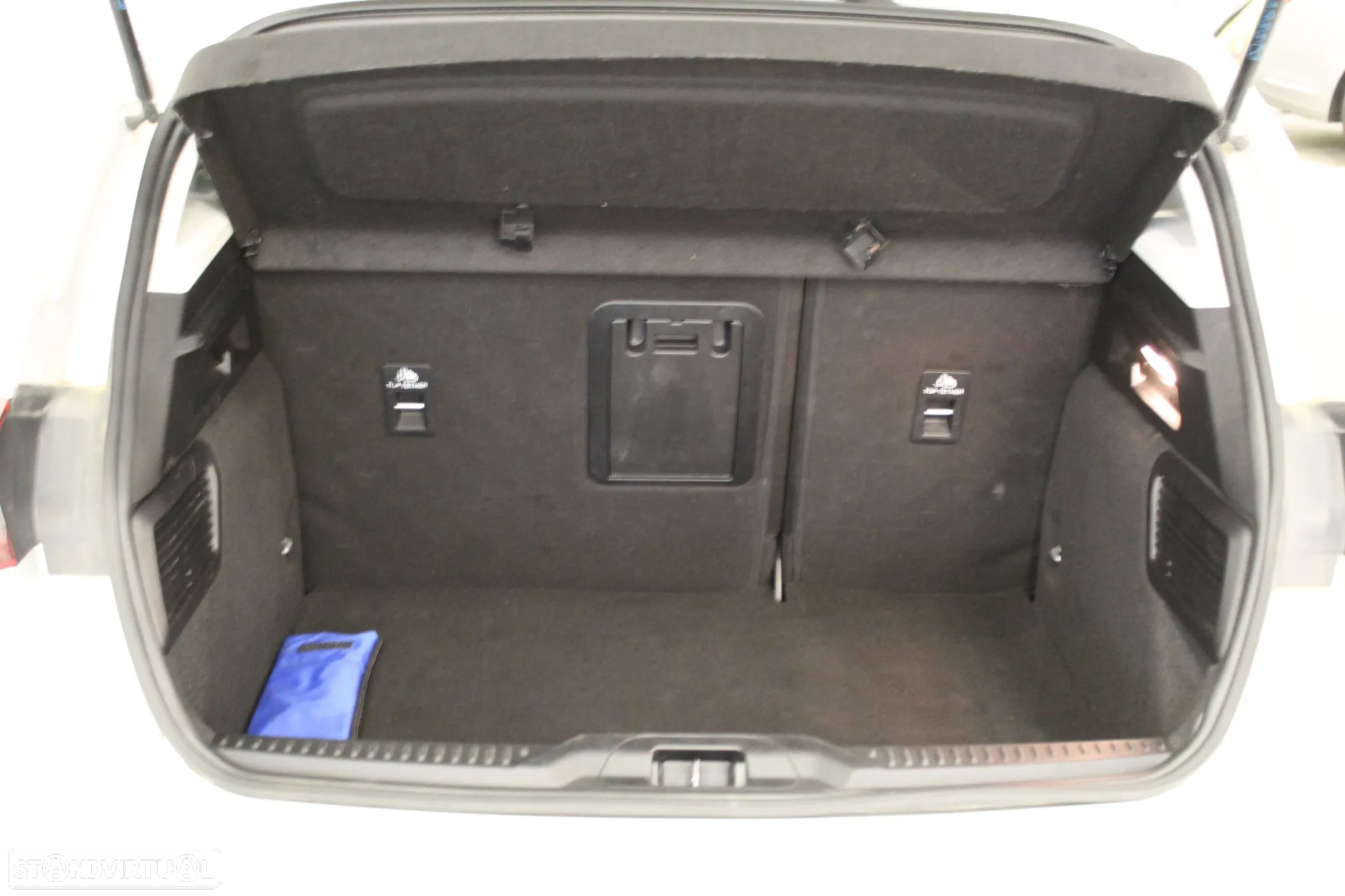 Ford Focus 1.0 EcoBoost MHEV Connected Design - 21