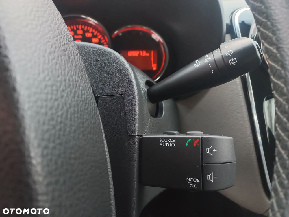 Dacia Lodgy 1.2 TCe Prestige - 18