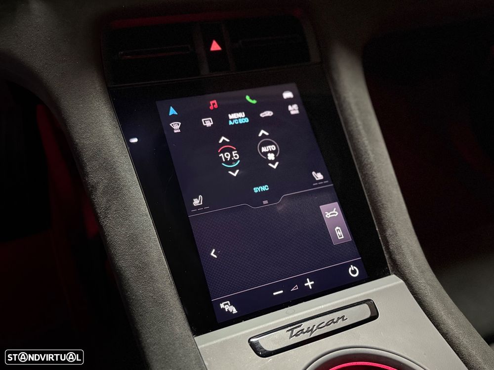 Porsche Taycan Sport Turismo GTS - 40