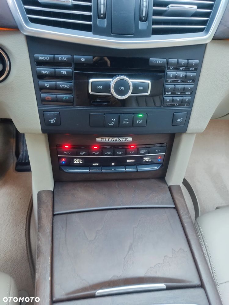 Mercedes-Benz Klasa E 220 CDI DPF BlueEFFICIENCY Automatik Elegance - 28