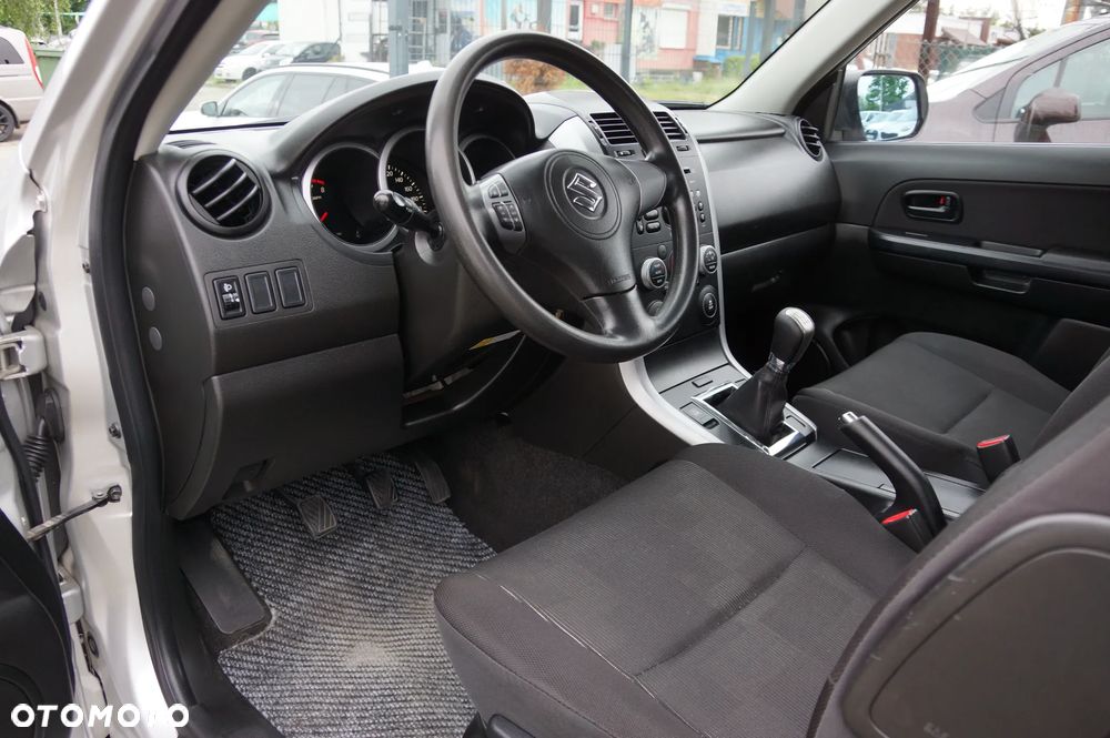 Suzuki Grand Vitara 1.6 Comfort - 18