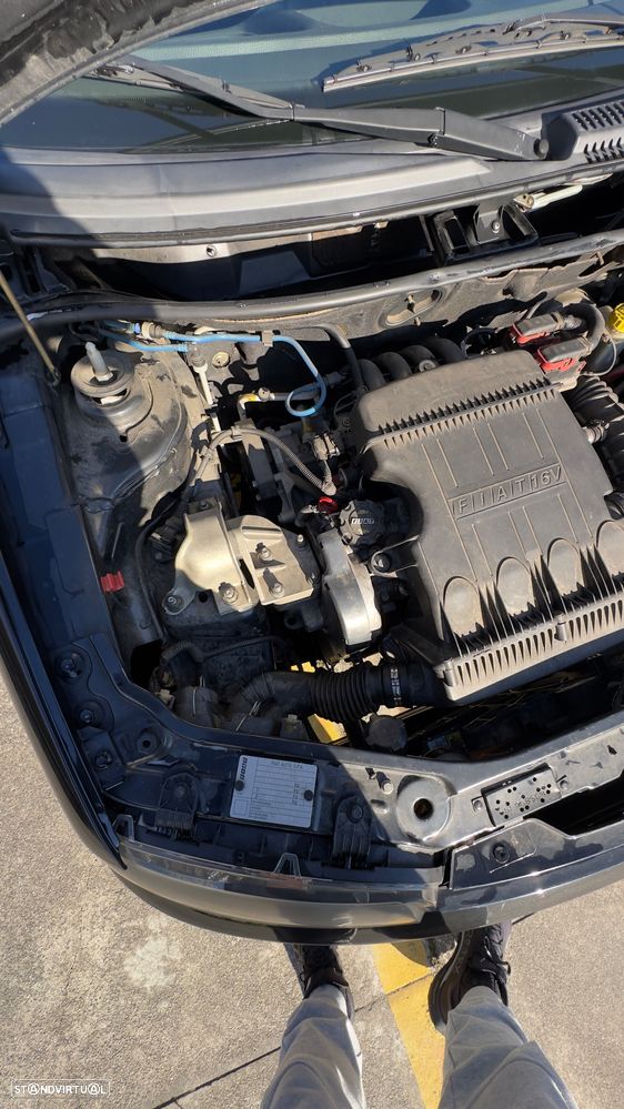 Fiat Punto 1.2 16V HLX - 18