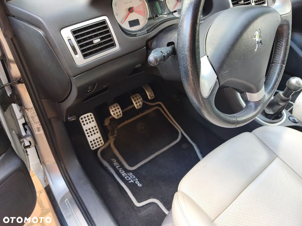 Peugeot 307 CC 1.6 Intense - 6