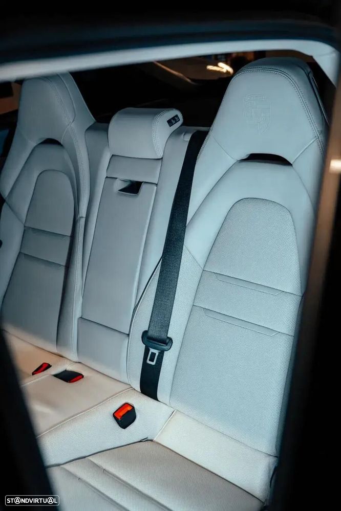 Porsche Panamera Sport Turismo — fotografia 16
