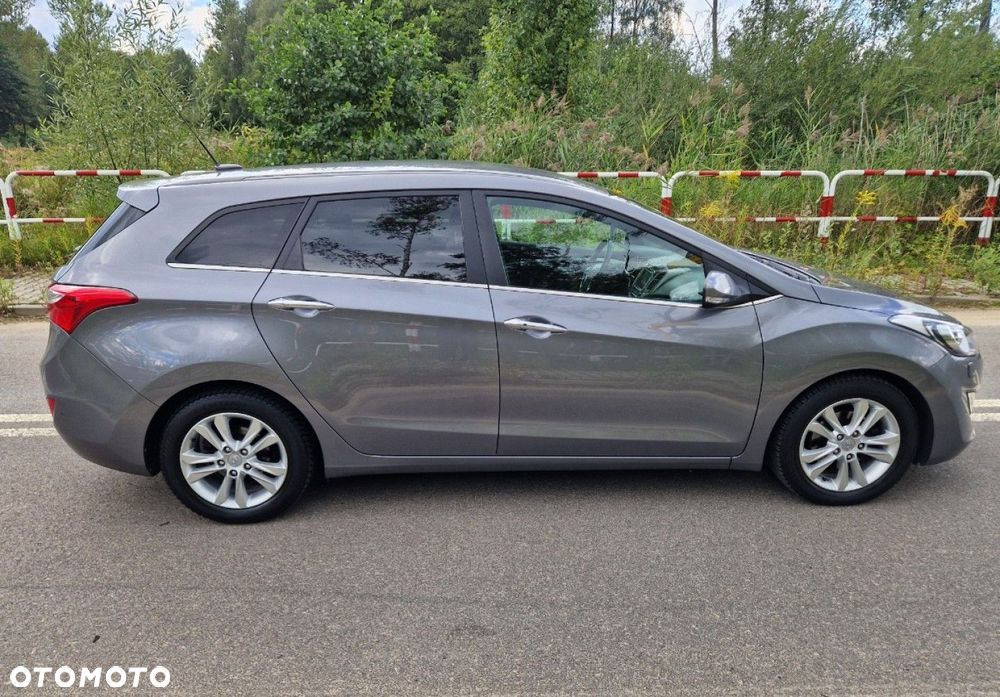 Hyundai i30 blue Kombi 1.6 GDi Style - 10
