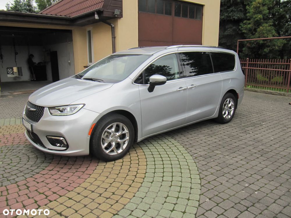 Chrysler Pacifica 2023 photo 3
