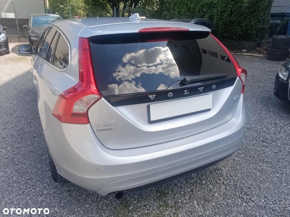Volvo V60 D3 Geartronic Momentum - 22