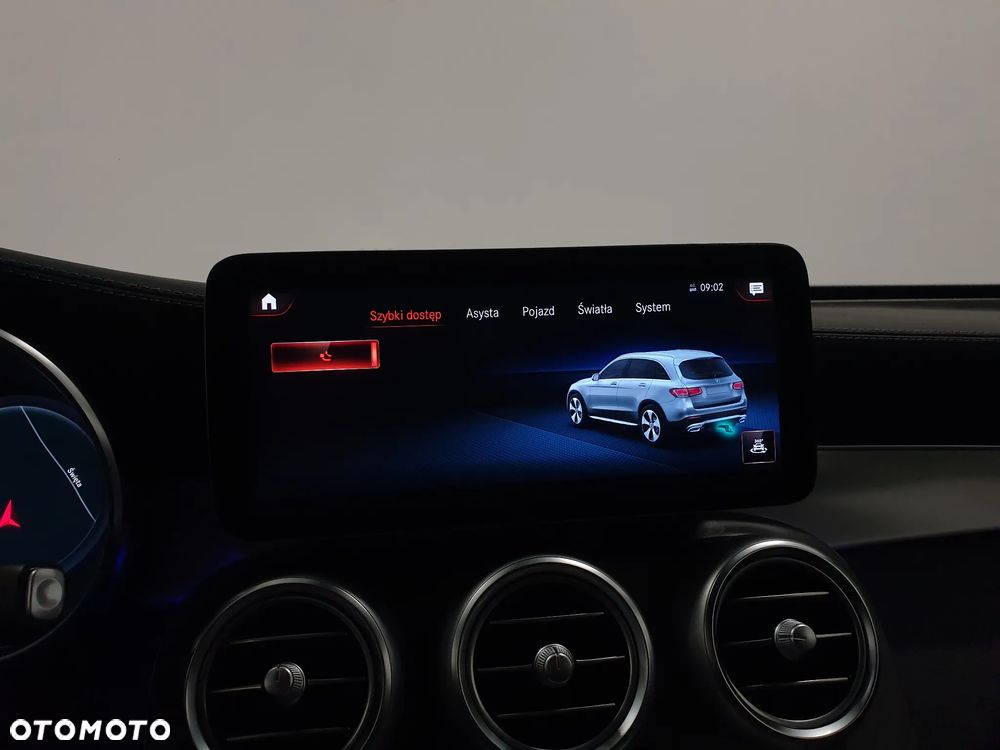 Mercedes-Benz GLC 300 de 4Matic 9G-TRONIC AMG Line Plus - 23