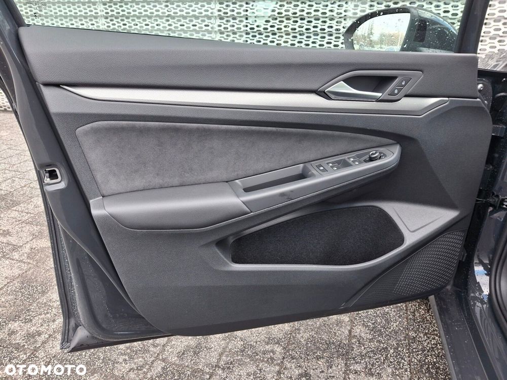 Volkswagen Golf 1.5 eTSI mHEV Style DSG - 9
