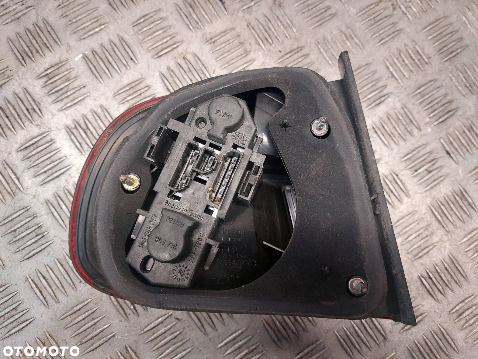 BLENDA KLAPY LAMPY SEAT TOLEDO II 1M5945225D 1M5945096B 1M5945095B - 9