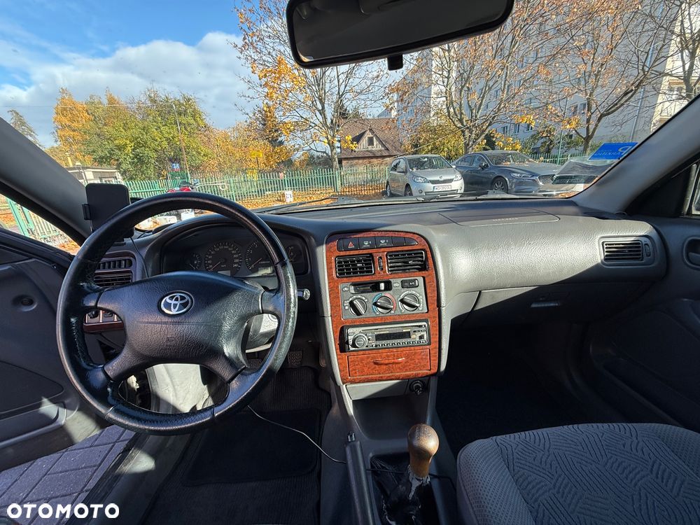 Toyota Avensis 2.0 Sol - 27