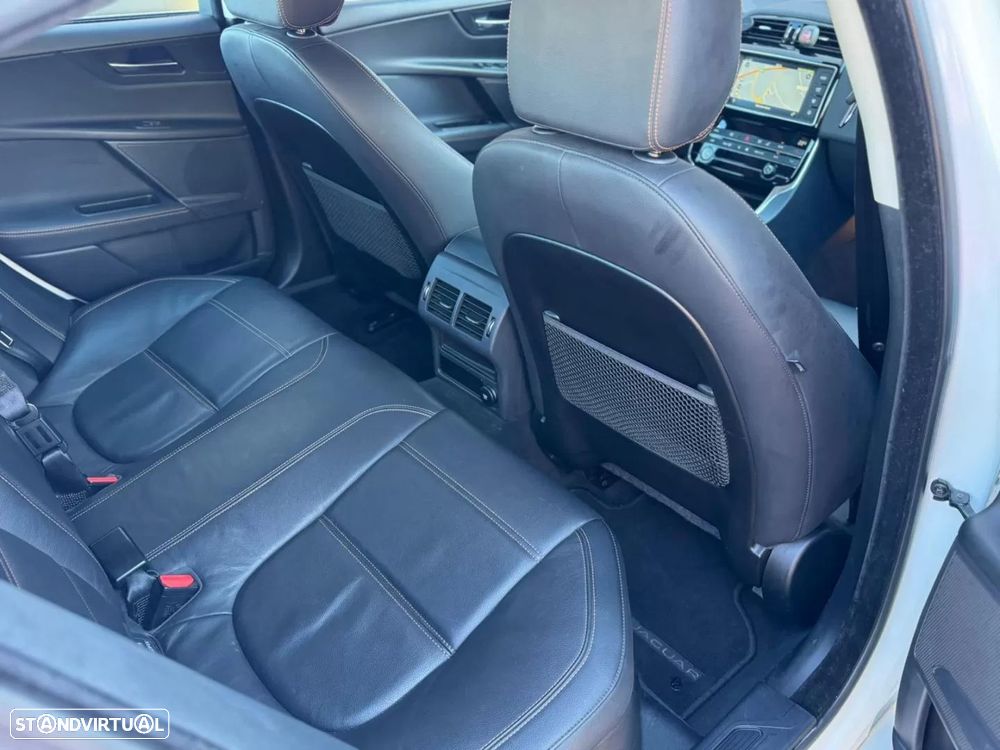 Jaguar XE 2.0 D Prestige Aut. - 17