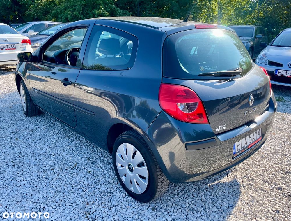 Renault Clio 1.2 16V Authentique - 13