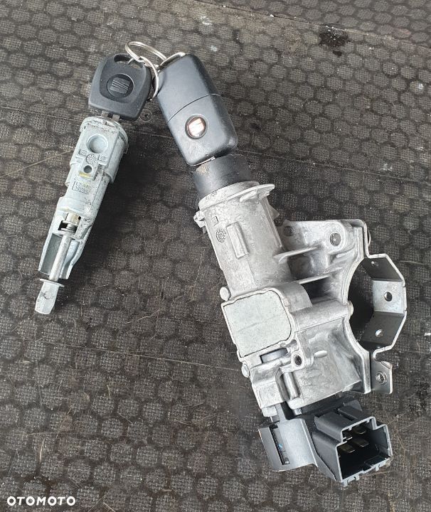 Stacyjka + 2 Kluczyki 6R0905851D SEAT IBIZA IV LIFT 1.4 - 2