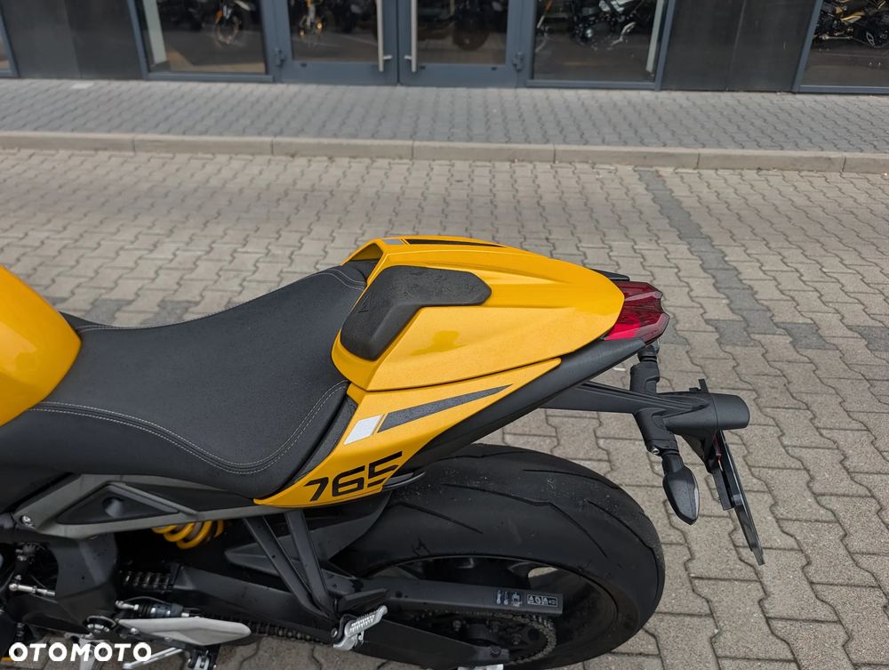 Triumph Street Triple - 9