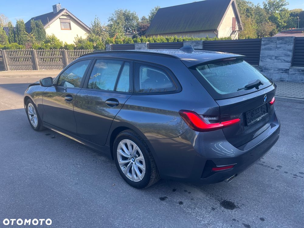 BMW Seria 3 318d Touring Sport Line - 6