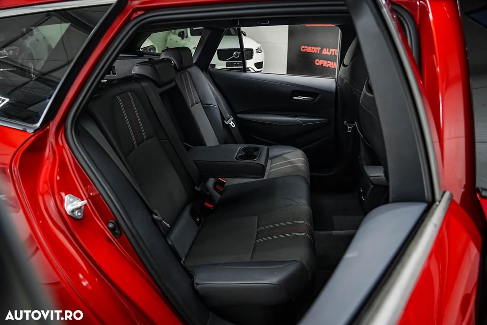 Toyota Corolla 2.0 HSD Exclusive Plus GR Sport Bi-Tone - 26