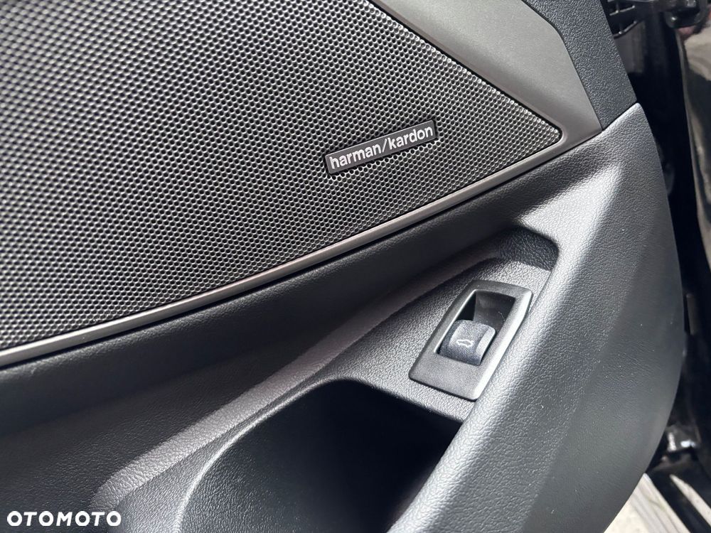 BMW Seria 3 320d xDrive M Sport Shadow sport - 33