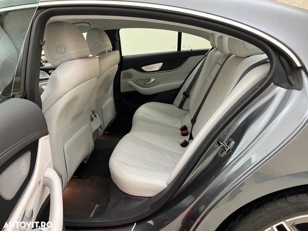 Mercedes-Benz CLS 300 d 4Matic 9G-TRONIC AMG Line - 8