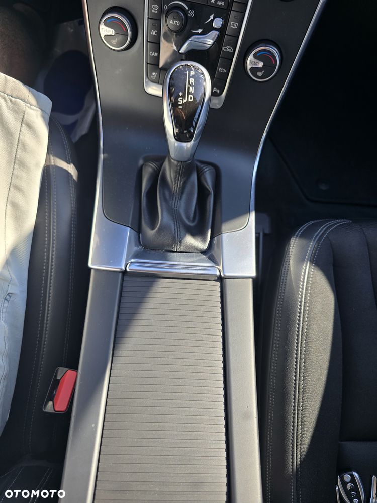 Volvo S60 D4 Drive-E Dynamic Edition (Momentum) - 21
