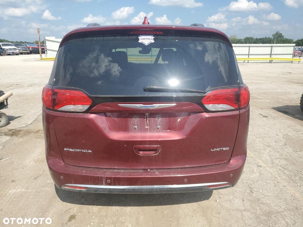 Chrysler Pacifica - 6