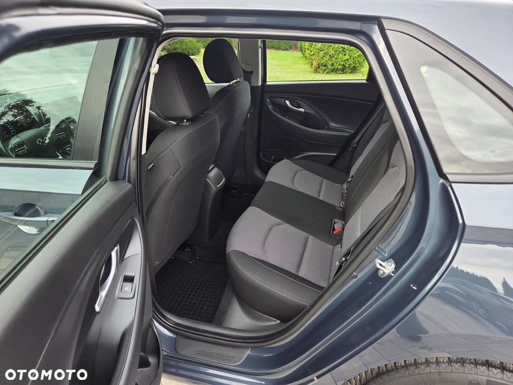 Hyundai i30 1.5 DPI Classic + - 26