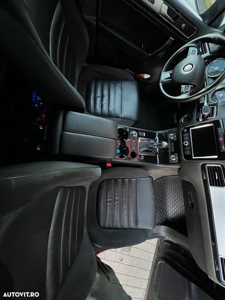 Volkswagen Touareg 3.0 V6 TDI BMT - 11
