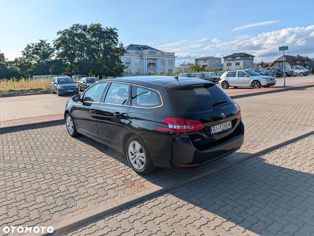 Peugeot 308 1.5 BlueHDi Active Pack Business S&S EAT8 - 4