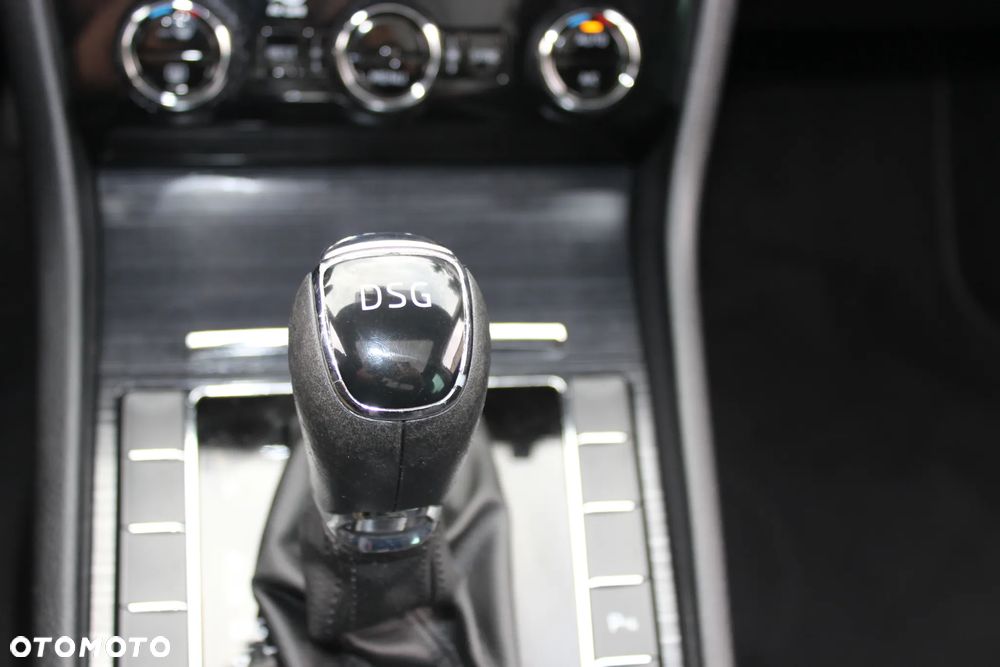 Skoda Superb 2.0 TDI DSG Premium Edition - 21