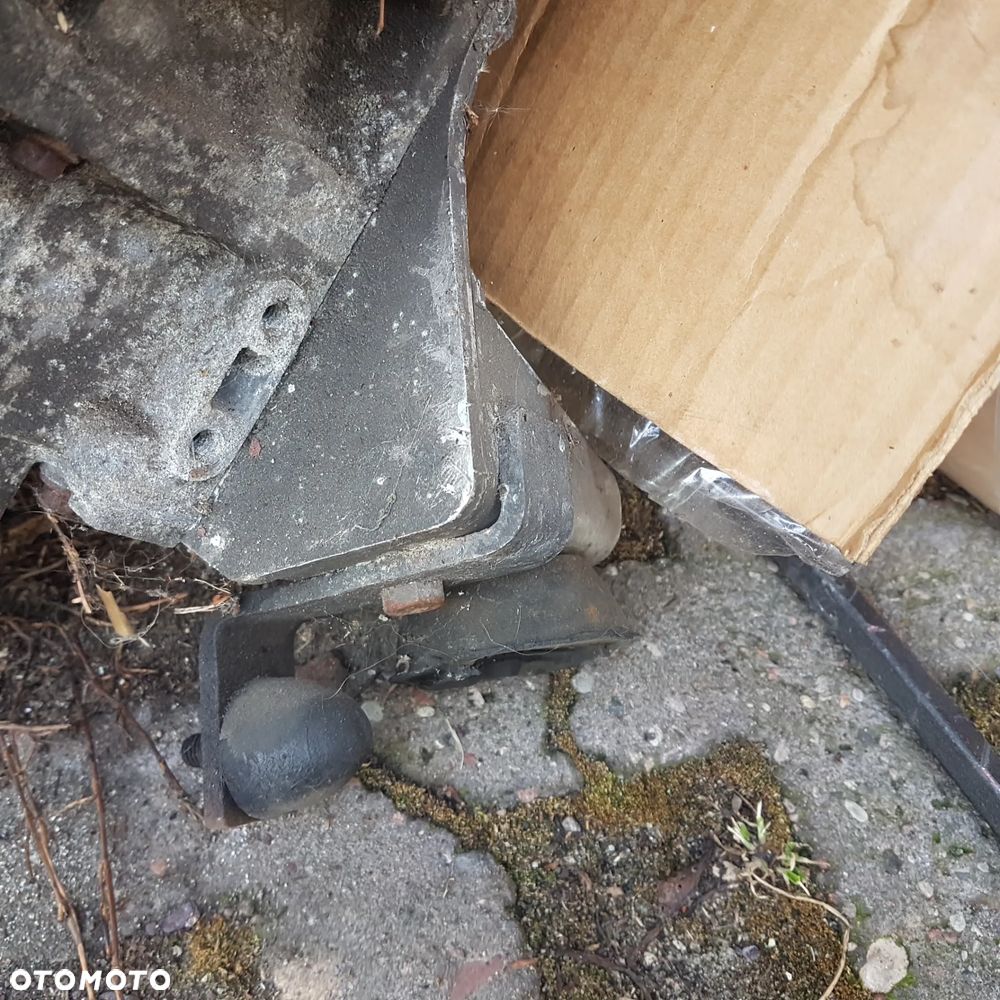 silnik motor wał głowica blok tłoki foks lombardini lgw 523 mpi AIXAM 500-5  Aixam A.751  Aixam Crossline L  Aixam Roadline  Aixam Scouty Gt  Aixam Minivan 500-5  Belier Divane  Belier Docker  belier Opale  Belier Vx  Chatenet Barooder  Chatenet Ch26  Chatenet Speedino  Microcar MC 1 / 2  Microcar M Go 1 / 2  Microcar M-GO 3 / 4  Microcar M8  Ligier XTOO  Ligier IXO - 16