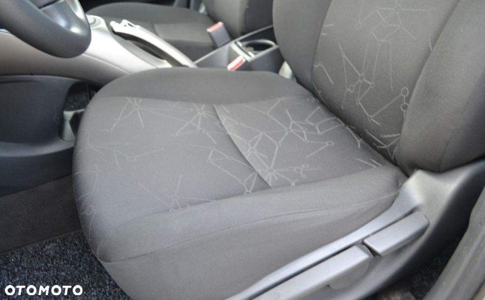 Toyota Auris 1.33 VVT-i Terra - 7