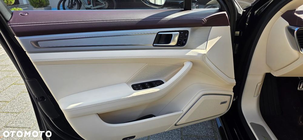 Porsche Panamera 4S - 7