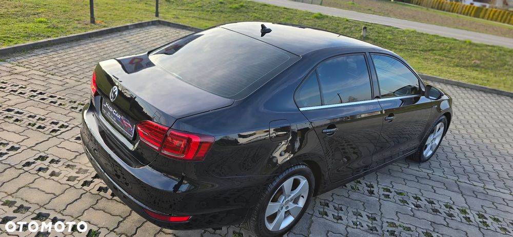 Volkswagen Jetta - 16
