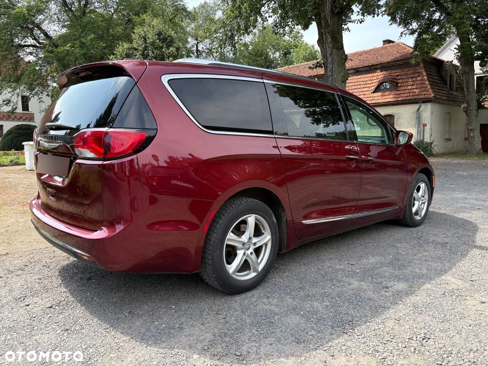 Chrysler Pacifica - 9
