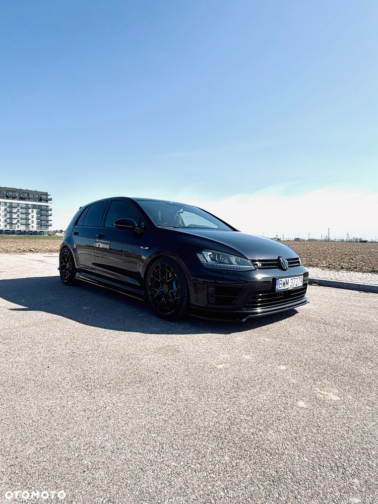 Volkswagen Golf - 1