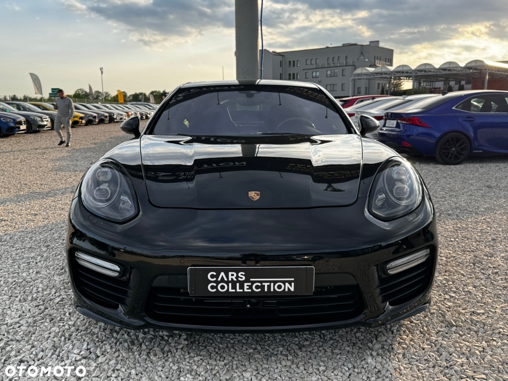 Porsche Panamera GTS PDK - 9