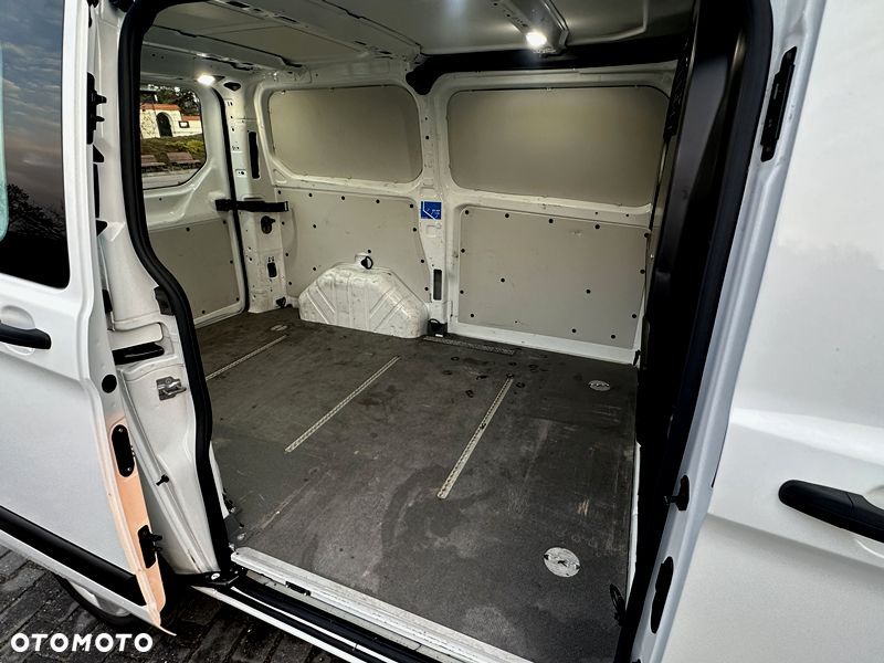 Ford Transit Custom - 11