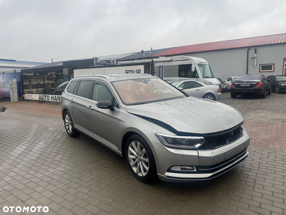Volkswagen Passat - 1