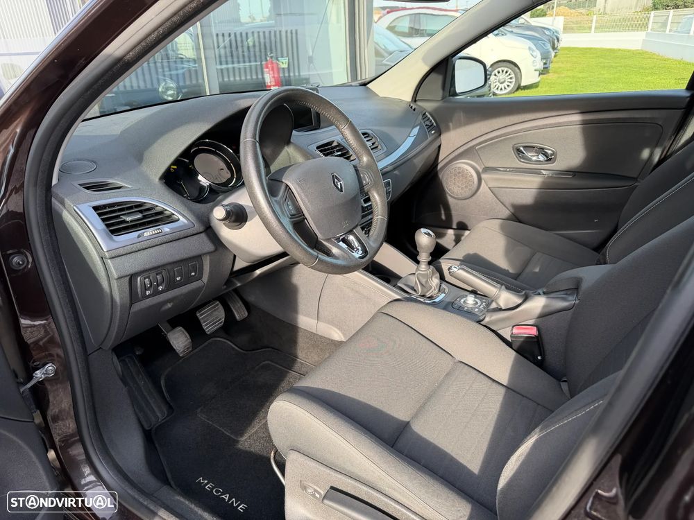 Renault Mégane Sport Tourer dCi 110 FAP EDC LIMITED - 17