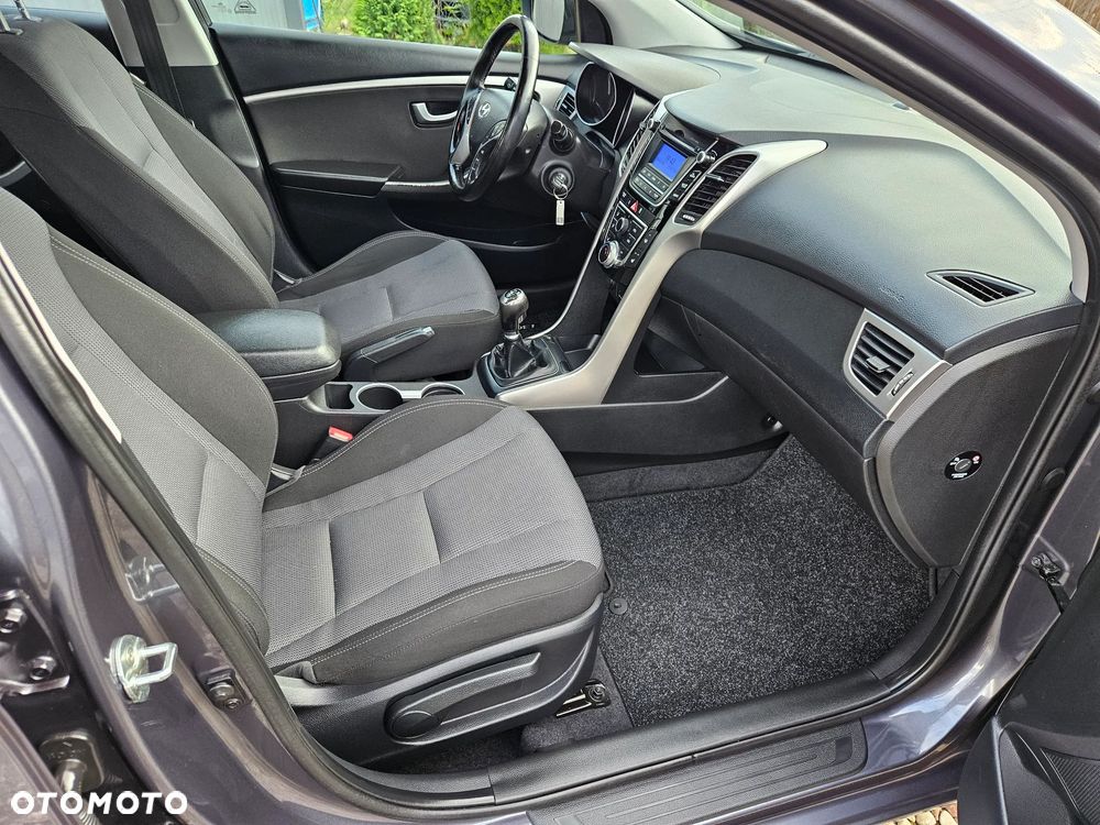 Hyundai i30 blue 1.6 CRDi Style - 18