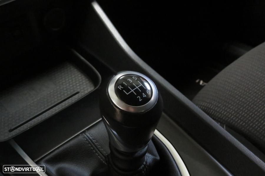 Nissan Qashqai 1.3 DIG-T Premiere Edition - 17