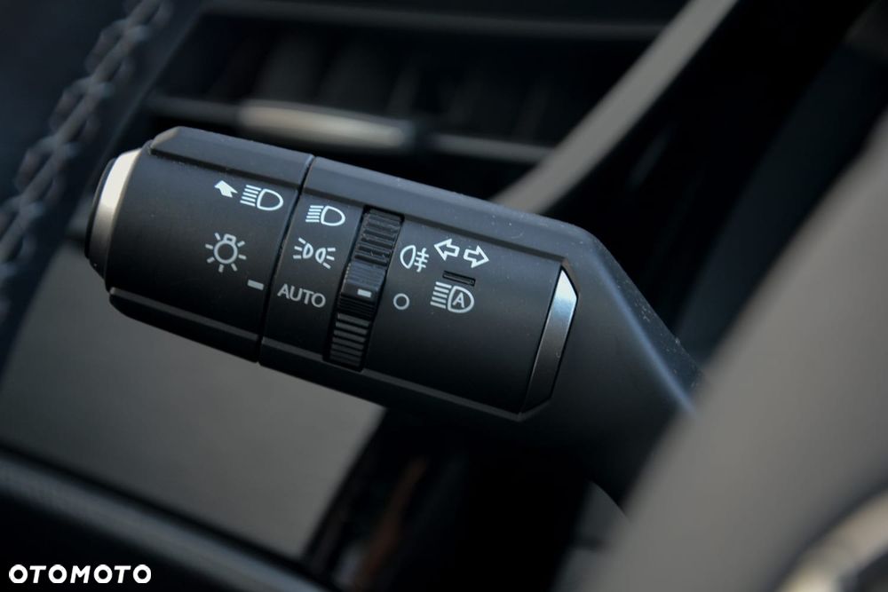 Lexus ES 300h F Sport Edition - 12