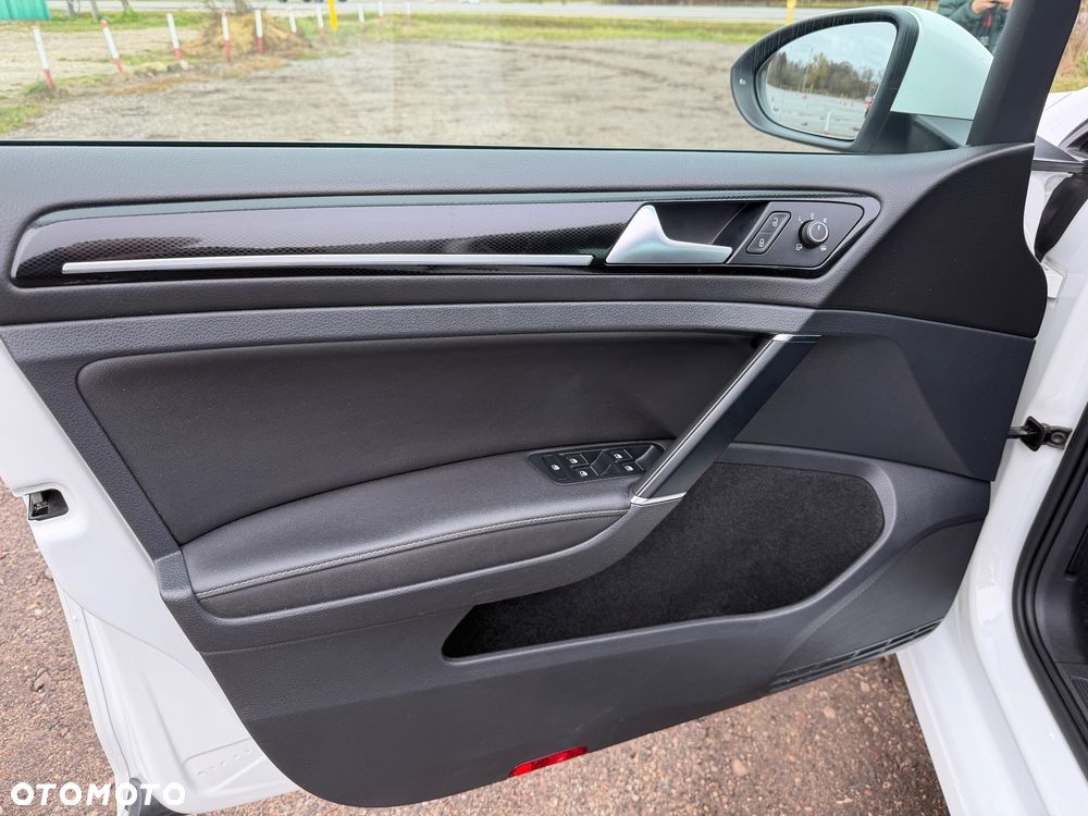 Volkswagen Golf 1.4 TSI BMT Highline - 12