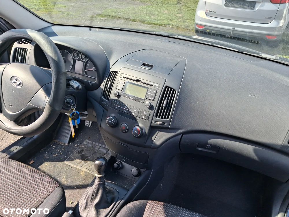 Hyundai i30 1.6 blue Style - 16