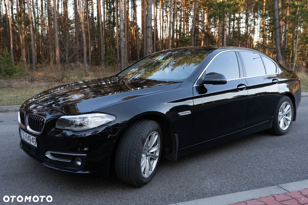 BMW Seria 5 528i - 1