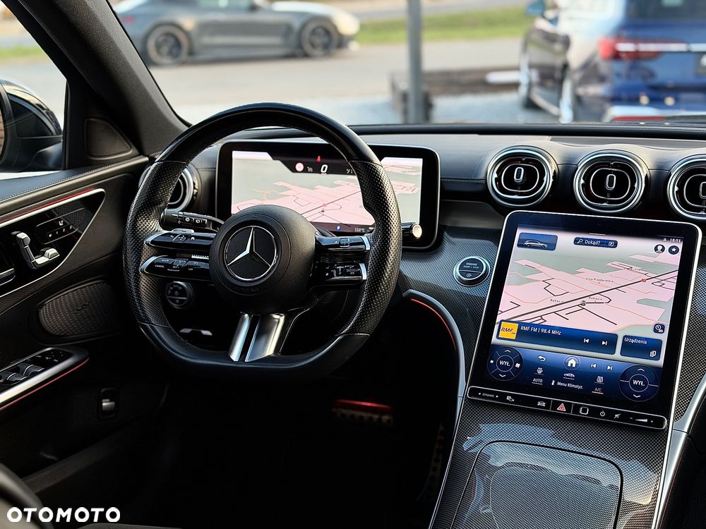 Mercedes-Benz Klasa C 180 9G-TRONIC AMG Line - 24